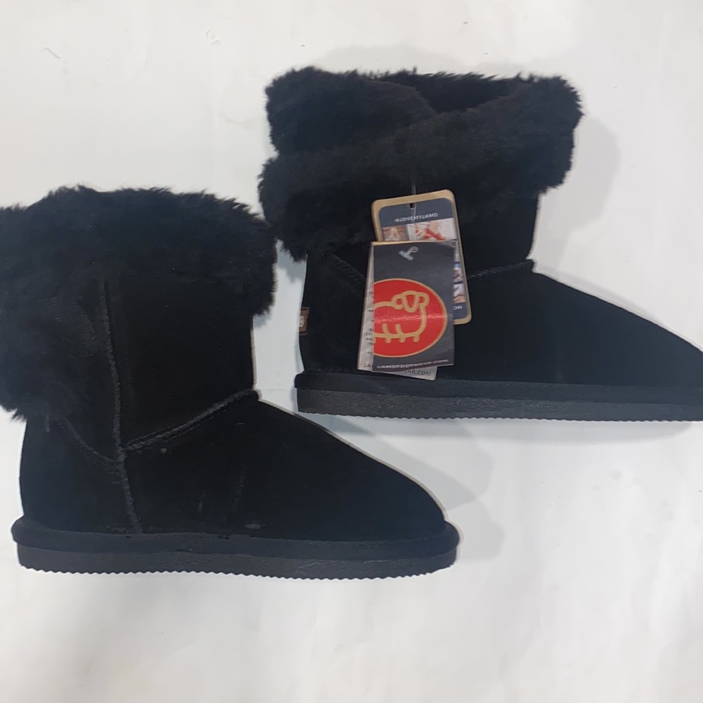 Boots Lamo NEW Black Suede warm winter size Youth 4 kids